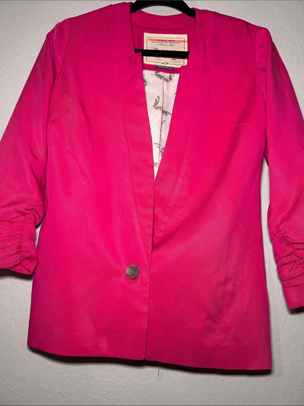 Cartonnier Hot Pink Open-Front Blazer with Ruched Sleeves - Picture 3 of 8